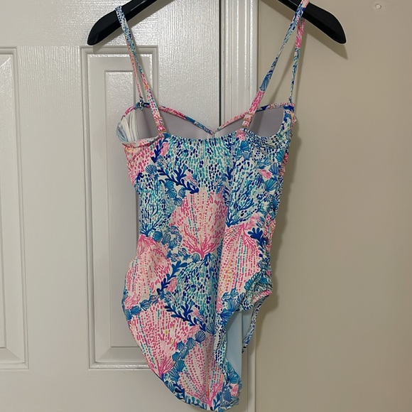 Lilly Pulitzer swimsuit size 8 - Picture 2 of 10